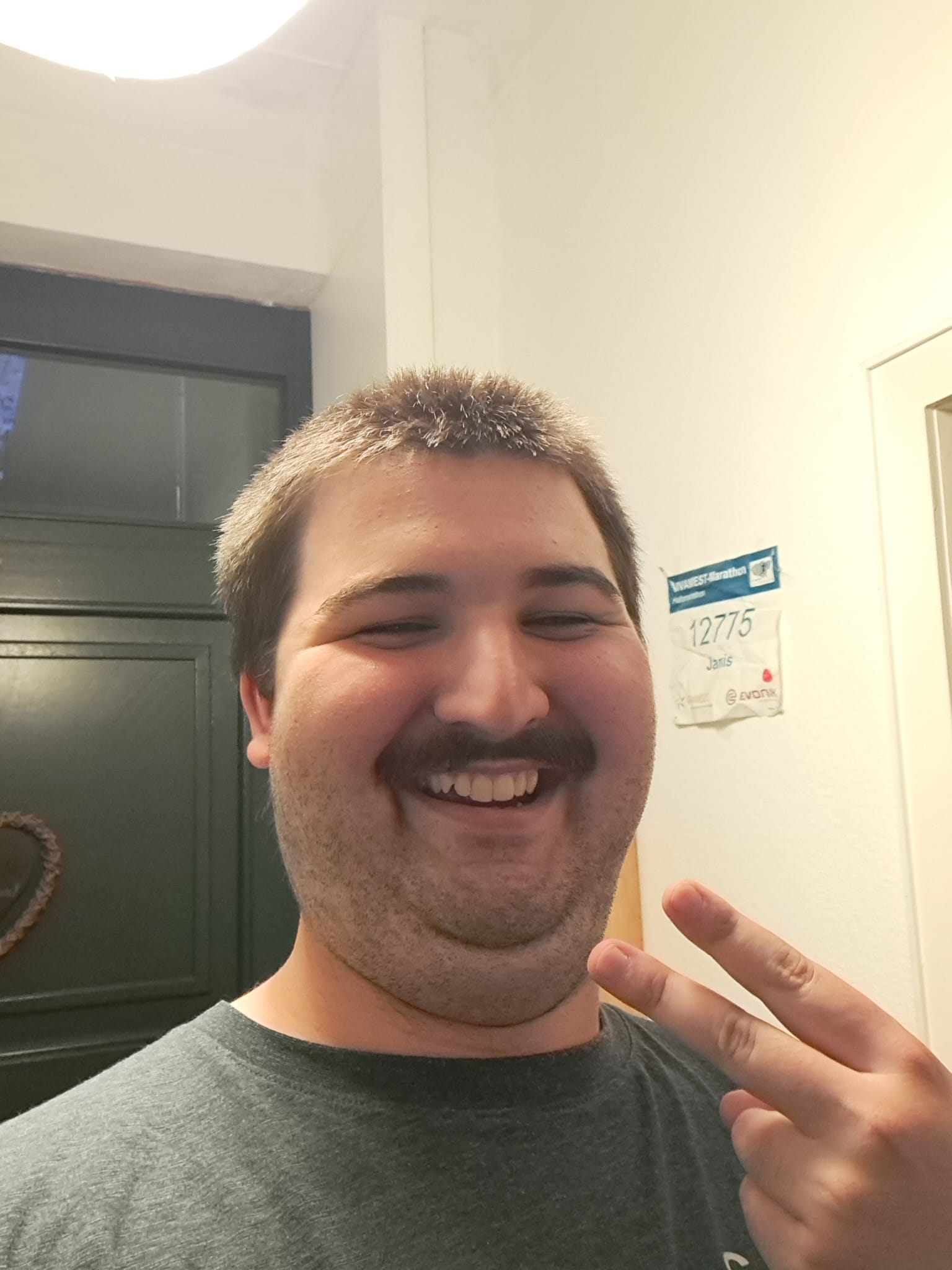 Dein Bild — ersetze 'your-image.jpg' durch den Dateinamen deines Bildes